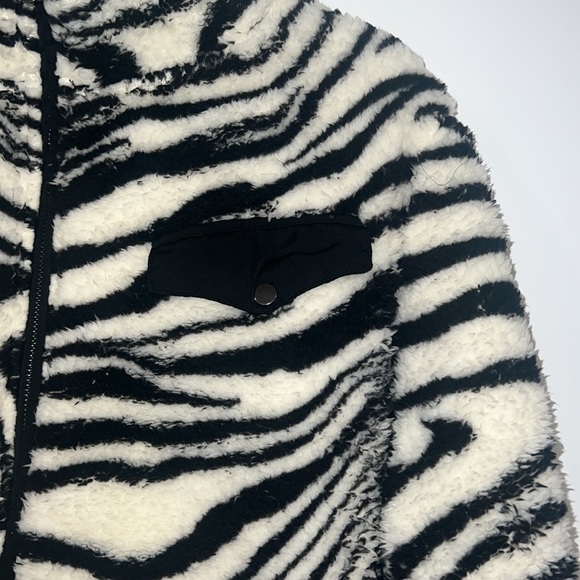 REVOLVE x Plush Stay Warm & Cozy Zebra Sherpa Teddy Jacket Size Small. - Picture 5 of 16